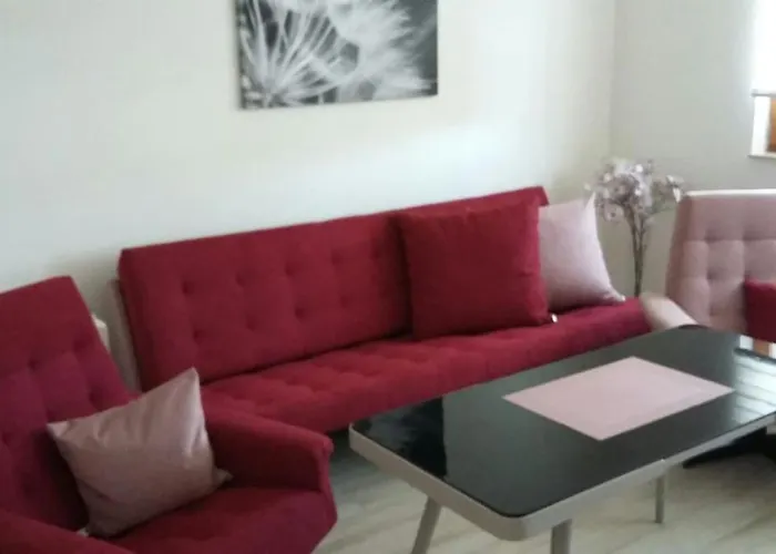 Srni- Cerveny Byt/ Dvojdomek U Hotelu Vydra