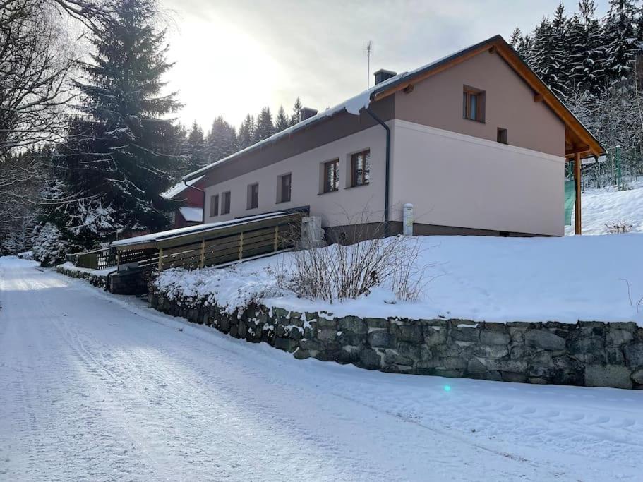 Appartement Srni- Cerveny Byt/ Dvojdomek U Vydra *