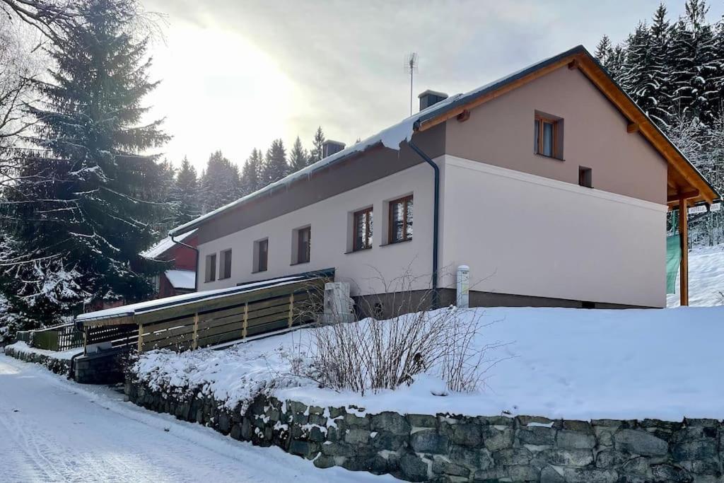 Srni- Cerveny Byt/ Dvojdomek U Vydra Appartement